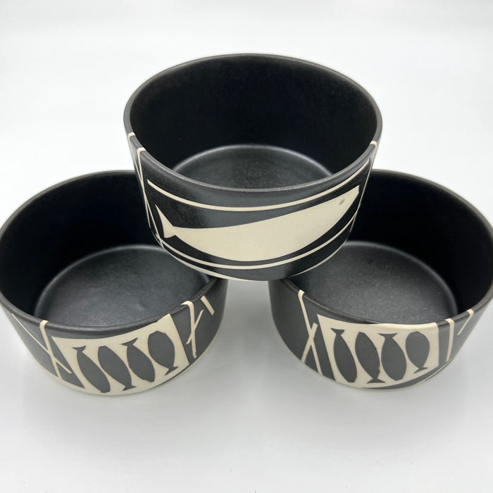 Black Bowl with Fish