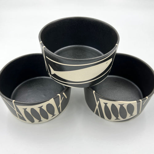 Black Bowl with Fish