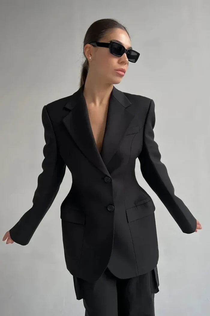 Élodie Grace – Perfect Blazer