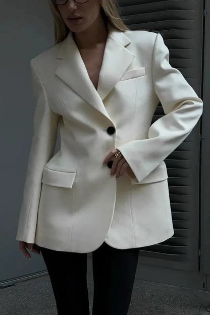 Élodie Grace – Perfect Blazer