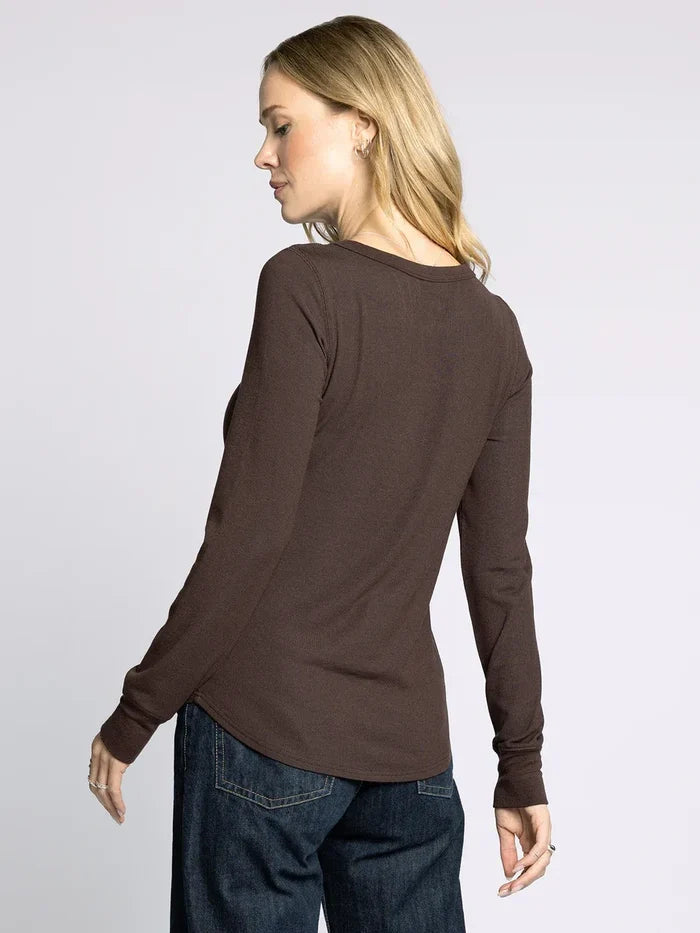 Women’s long-sleeve basic brown T-shirt from the Long Sleeve Basic Stacy Top Basics Collection