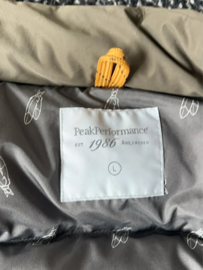 Peak Performance-väst