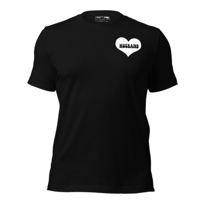 Newlywed travel outfits with coordinating couple shirts